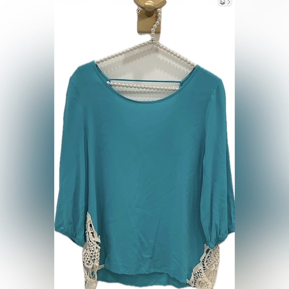 🔴TealBlue Top with Cream Lace Accents🔴